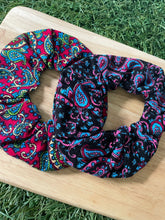 Load image into Gallery viewer, Paisley pattern Pet Bandanas &amp; Scrunchies -  Black and Pink or Pink and Green
